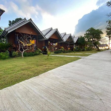 Amity Beach Resort Maret エクステリア 写真