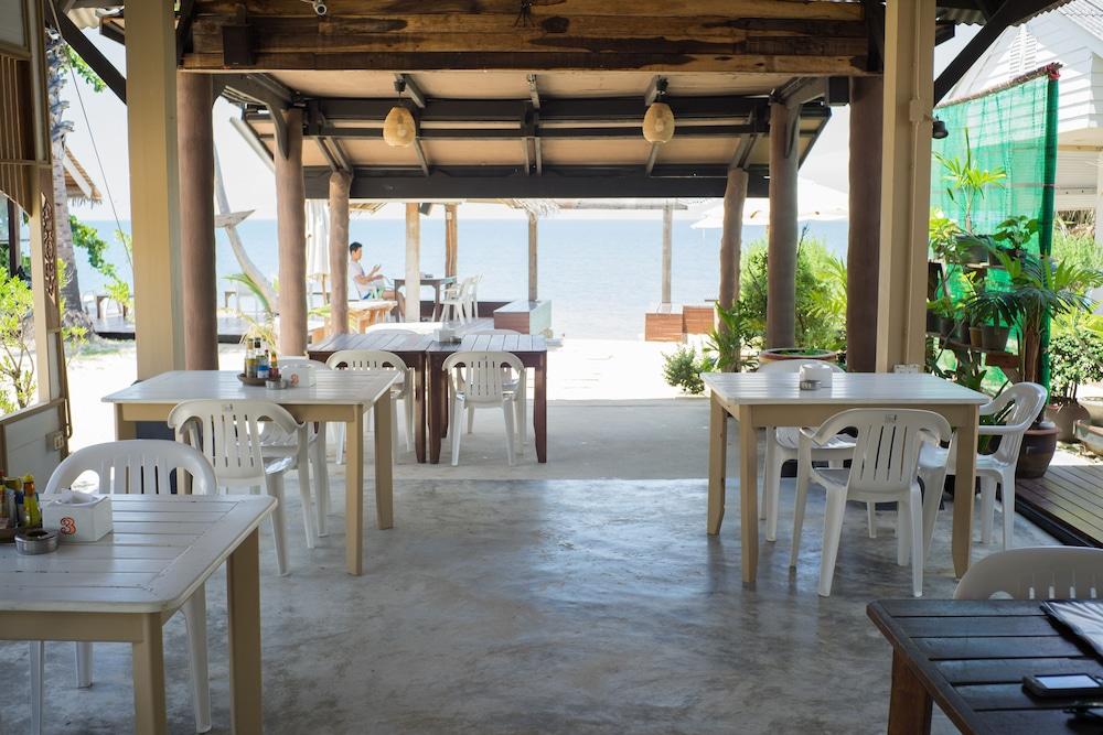 Amity Beach Resort Maret エクステリア 写真