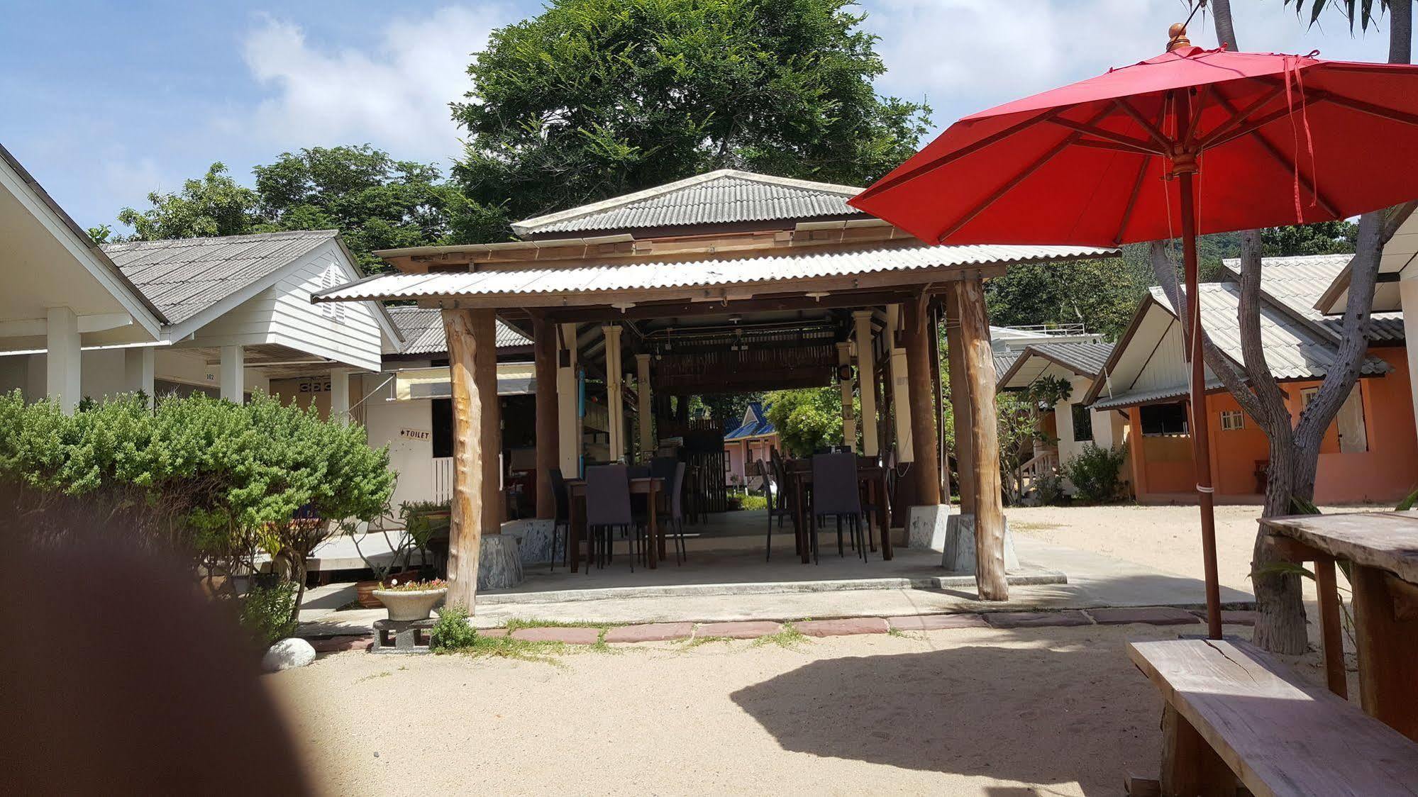 Amity Beach Resort Maret エクステリア 写真