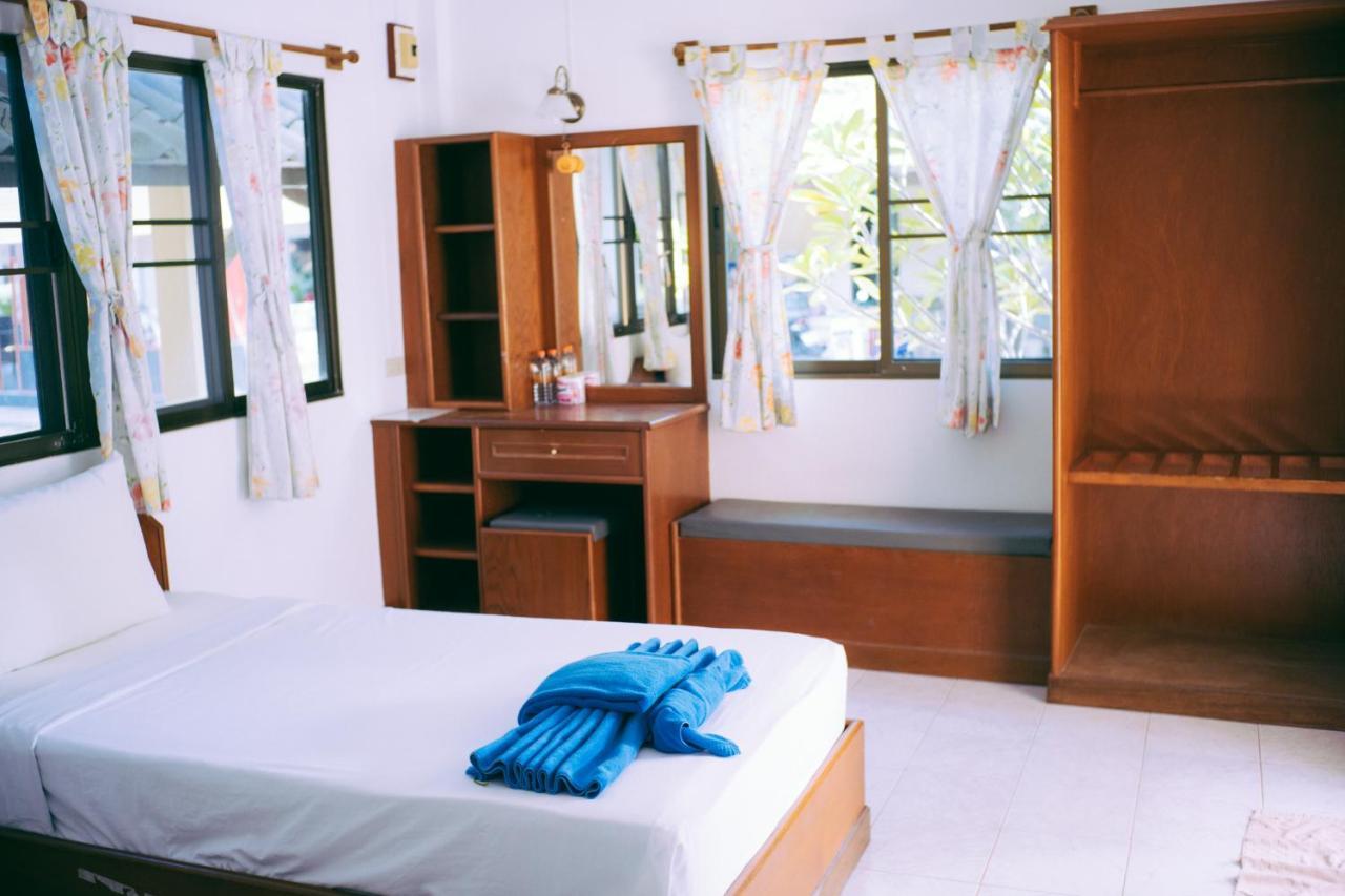 Amity Beach Resort Maret エクステリア 写真