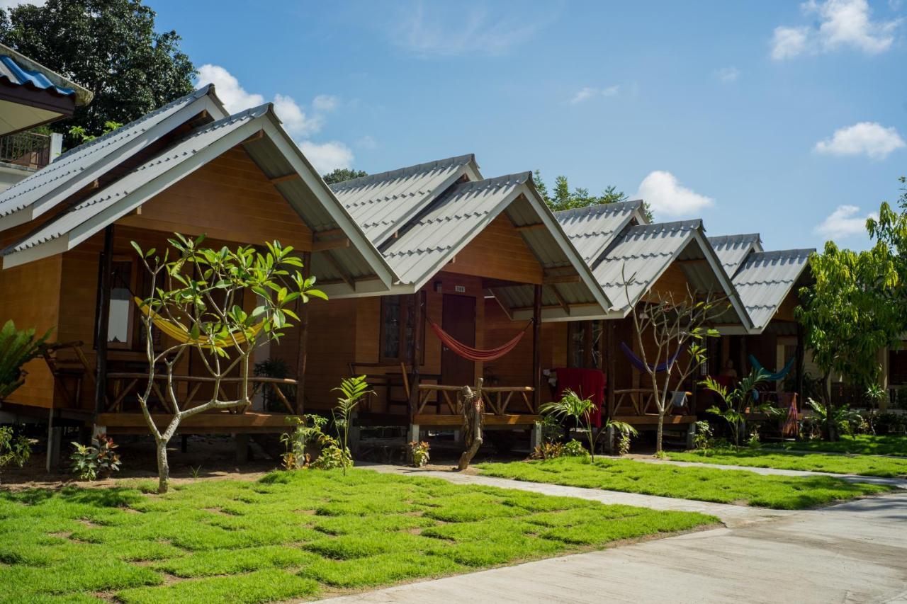 Amity Beach Resort Maret エクステリア 写真