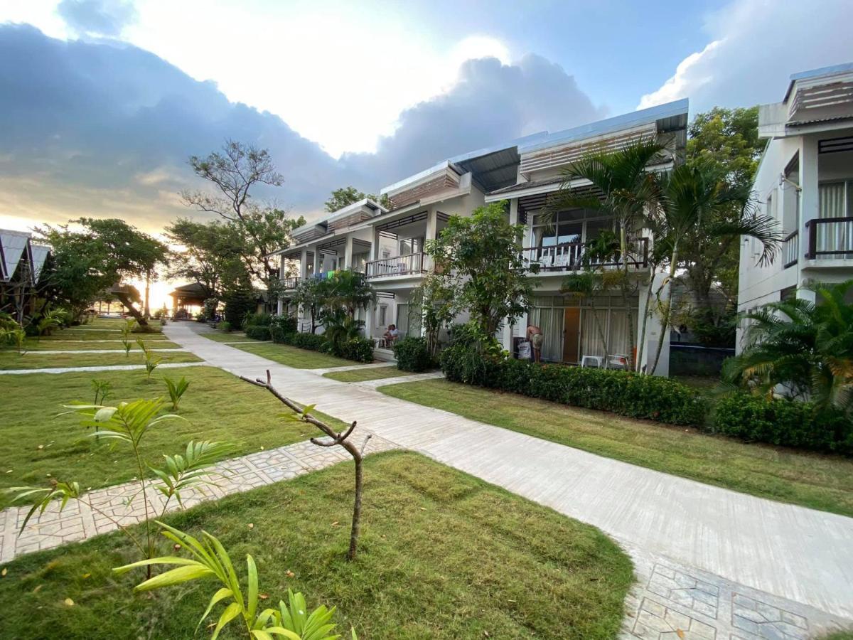 Amity Beach Resort Maret エクステリア 写真